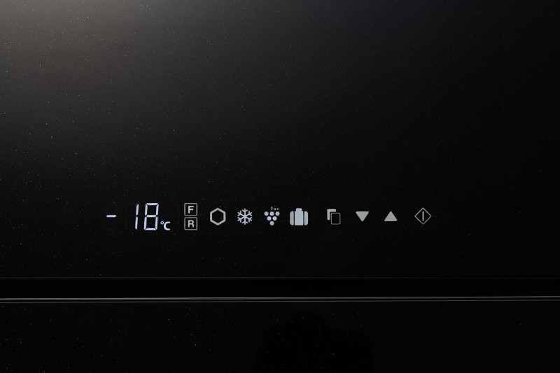 Холодильник Sharp SJ-XG60PGBK