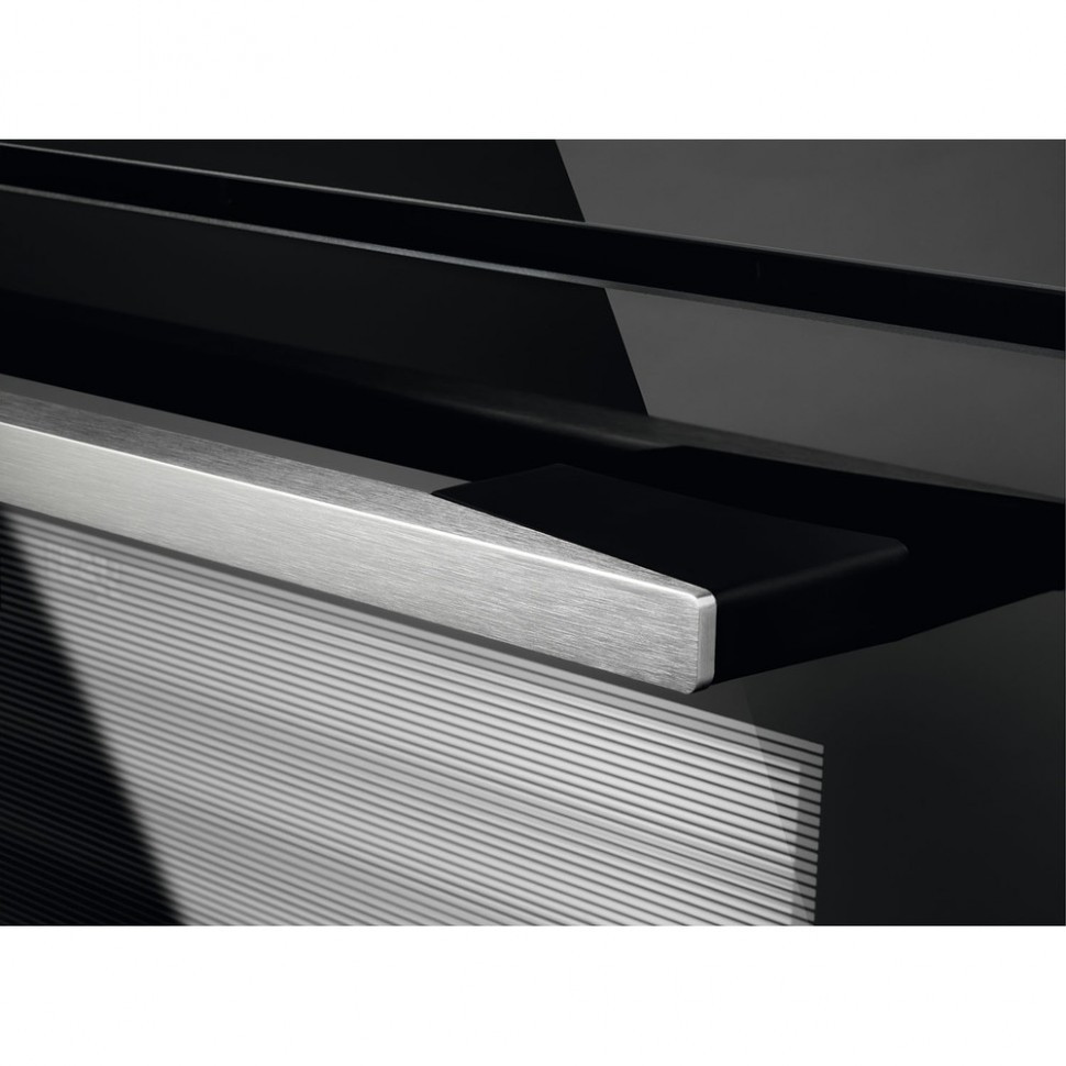 Электрический духовой шкаф Electrolux OKE8C31X