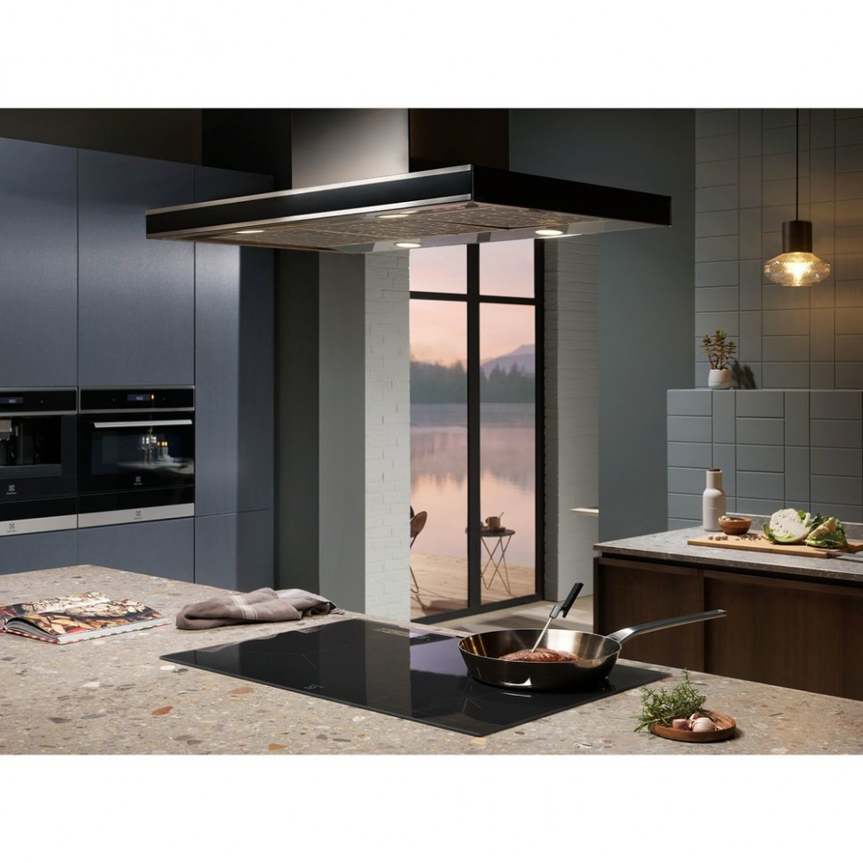 Электрический духовой шкаф Electrolux OKE8C31X