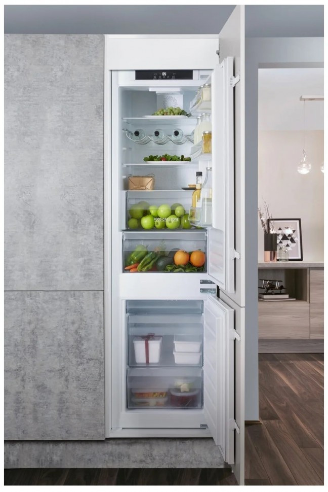 Встраиваемый холодильник Hotpoint-Ariston BCB 7030 E C AA O3 Встраиваемый холодильник Hotpoint-Ariston BCB 7030 E C AA O3