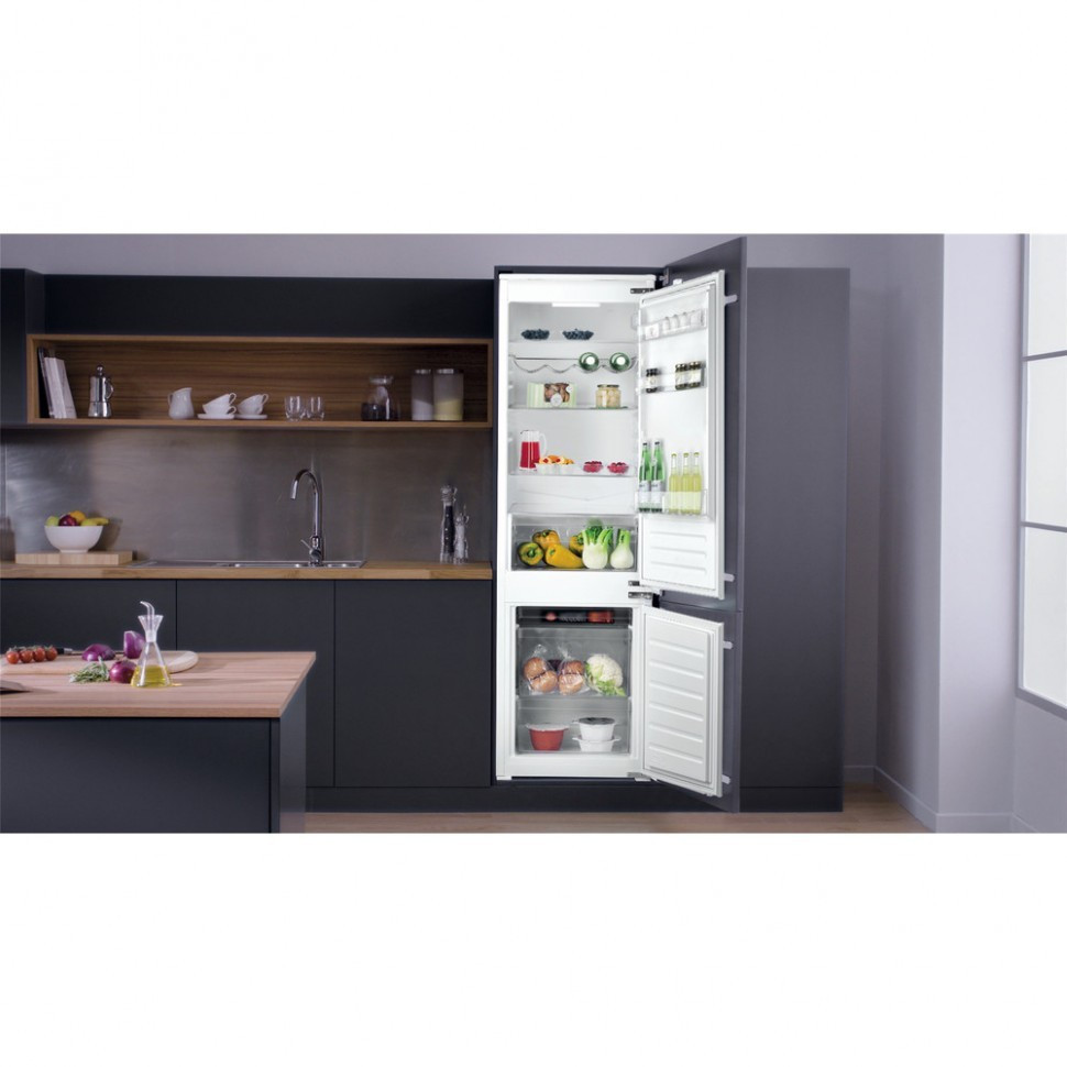 Встраиваемый холодильник Hotpoint-Ariston BCB 7525 AA