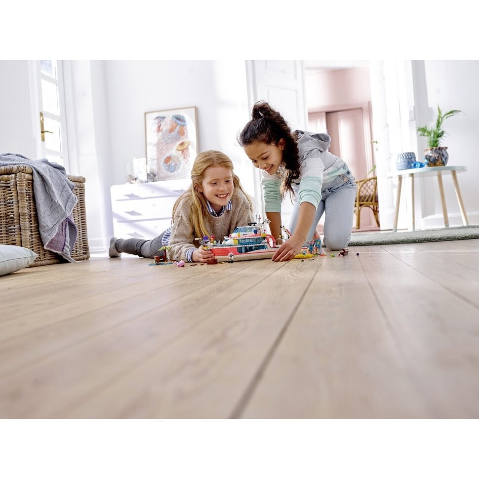 Конструктор LEGO Friends 41381 Катер для спасательных операций