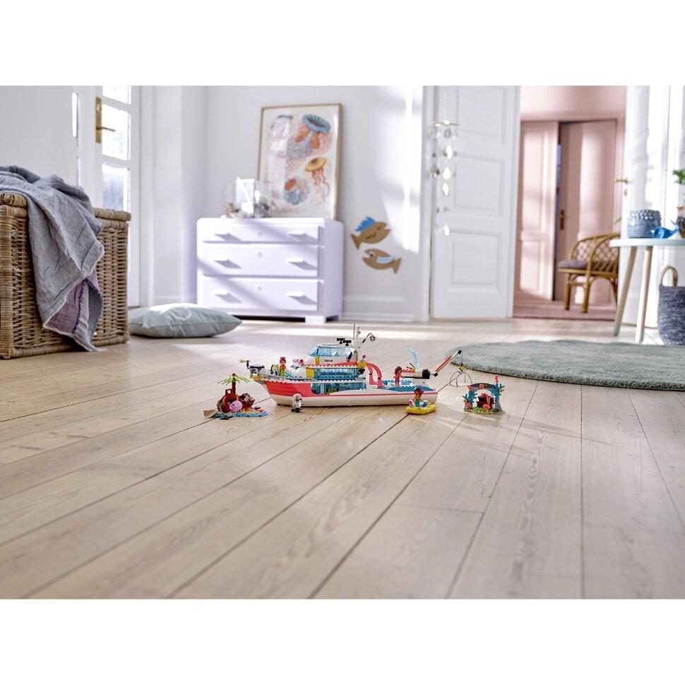 Конструктор LEGO Friends 41381 Катер для спасательных операций